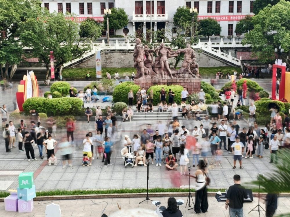 揭幕战即将, src