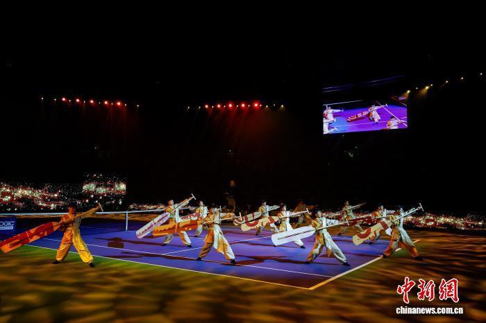 图为开幕式, 好自己, om